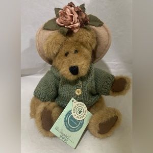Boyd Bears, Mrs. Trumbull, vintage, retired jointed, 10” plush hat,&sweater tags